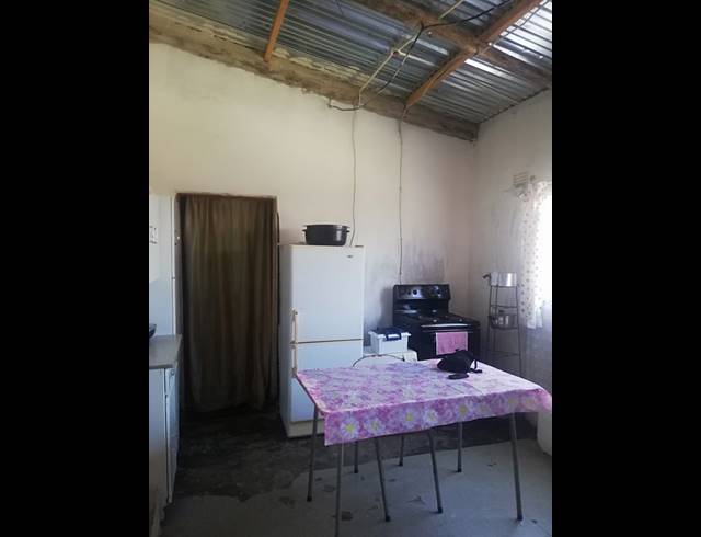 2 BEDROOM FREESTANDING FOR SALE IN EMONDLO UNIT B